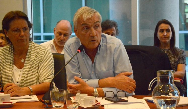 Álvaro González cruzó a Patricia Bullrich