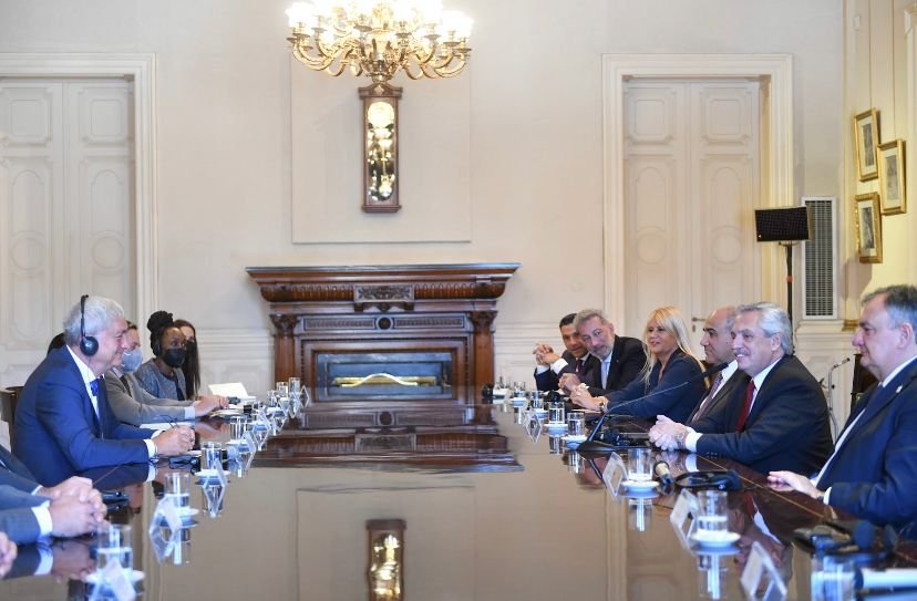 Alberto se reunió con las autoridades del Bureau Internacional de Exposiciones