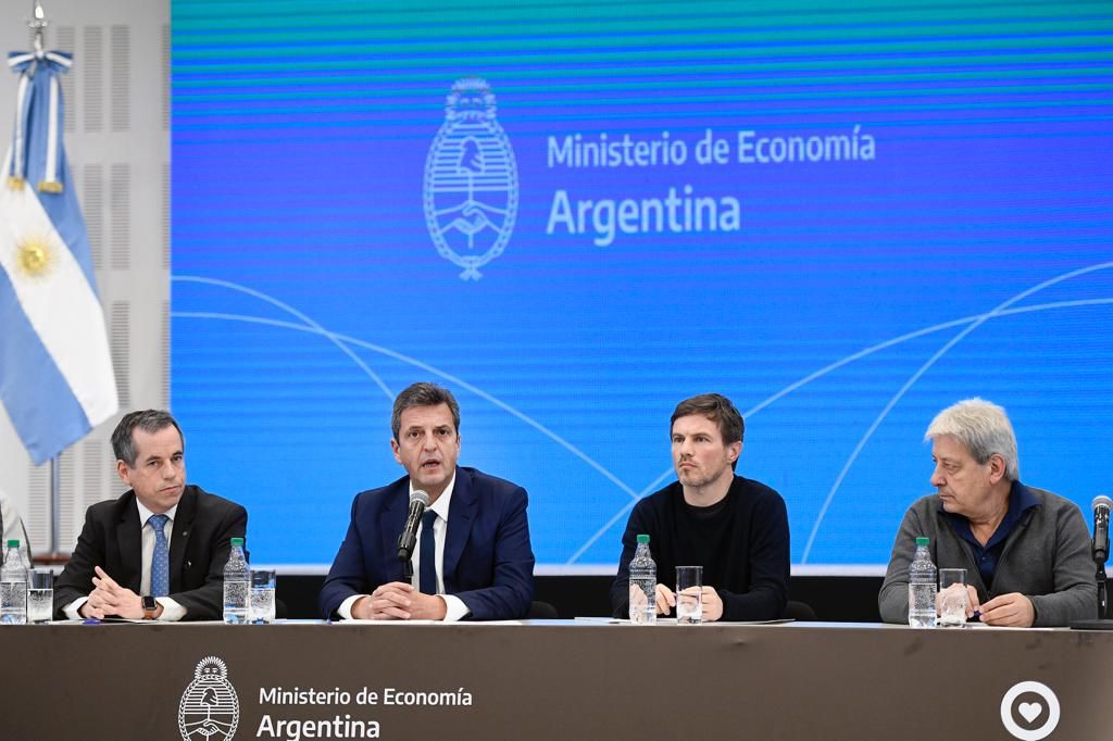 Massa acordó impulsar exportaciones automotrices con empresas y trabajadores