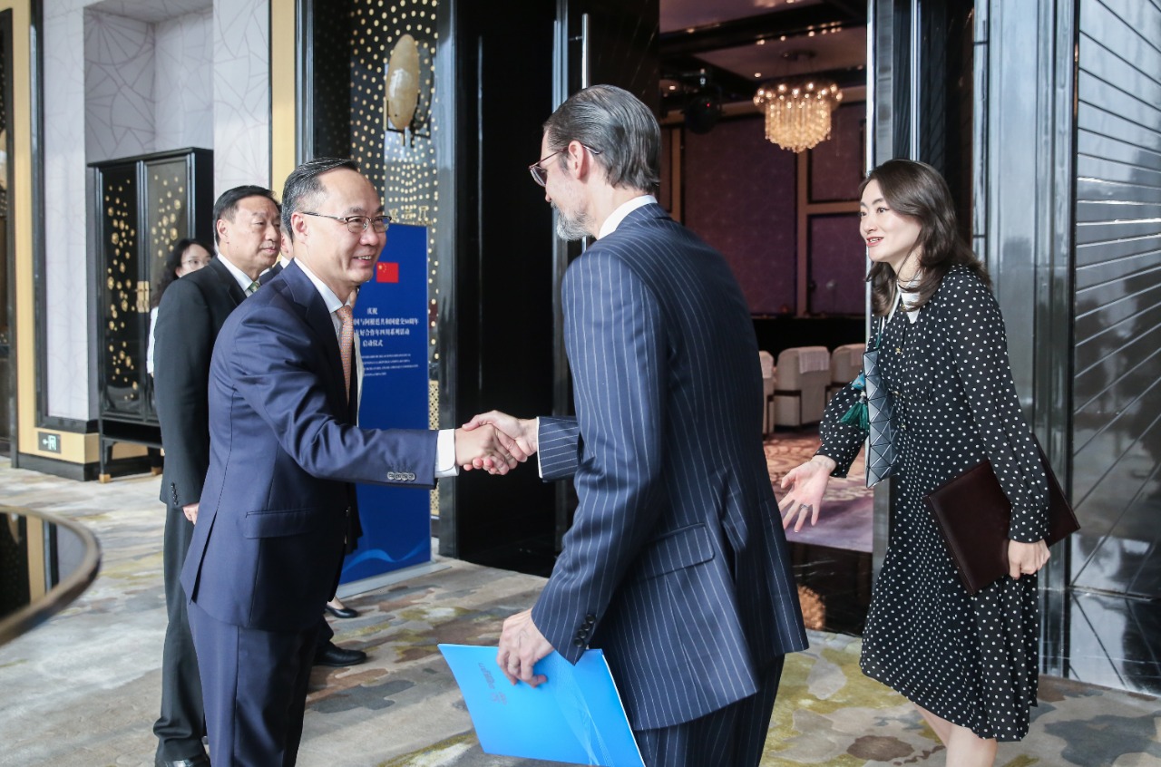 Vaca Narvaja anunció la apertura de un consulado en Chengdu