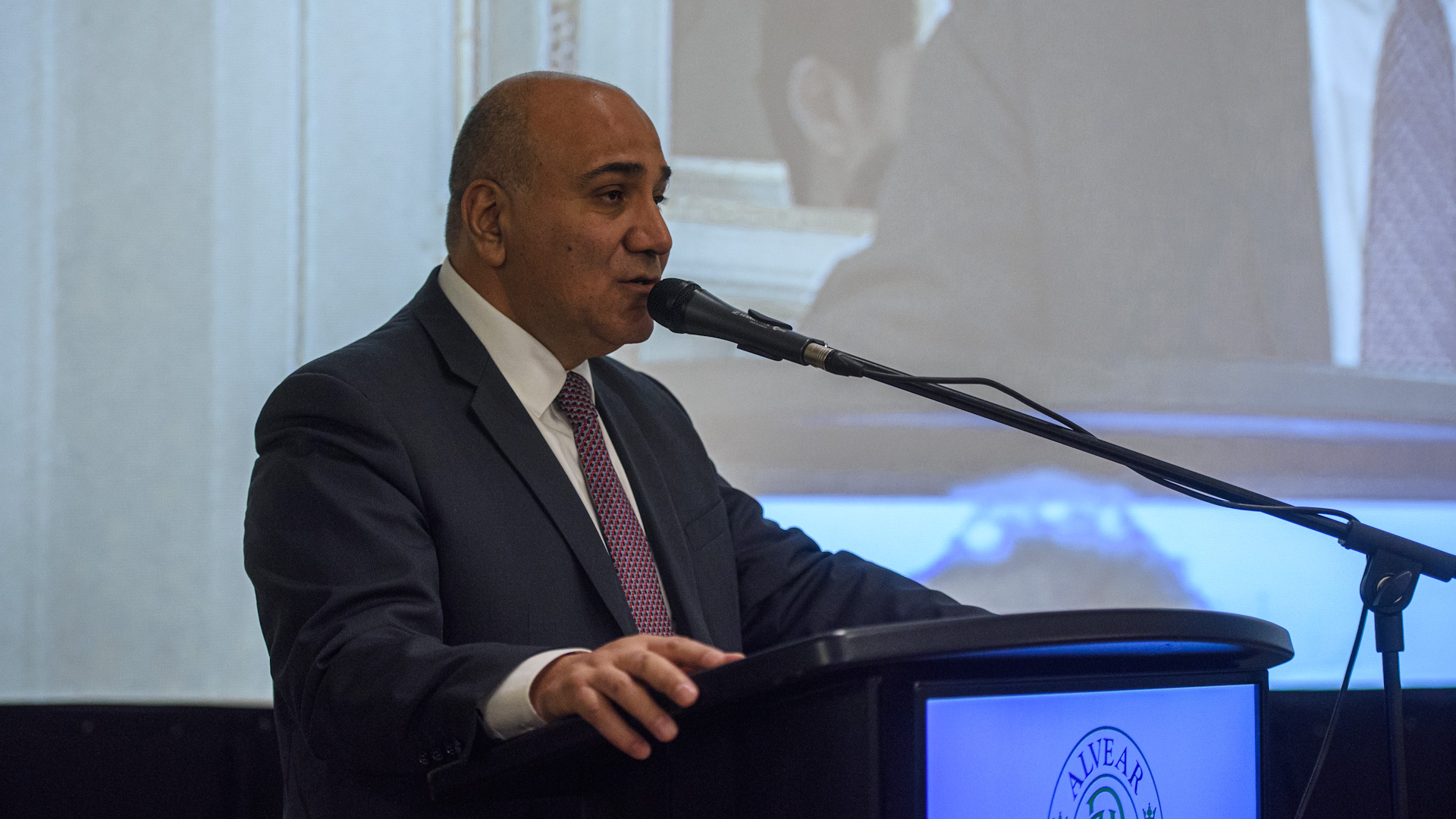 Manzur llamó a la dirigencia a cuidar la democracia, la paz y el diálogo