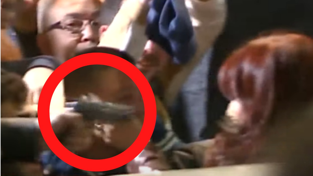 Un hombre le gatilló a Cristina en la cara y la bala no salió