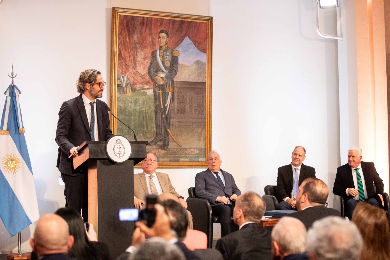 Cafiero se reunió líderes evangélicos y destacó el trabajo social que hacen