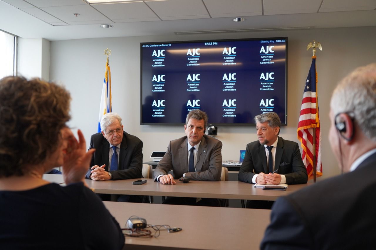 Massa, con el Comité Judío Americano, que se solidarizó por el ataque a Cristina