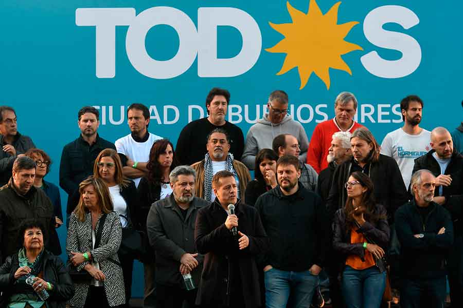 Acto, con fuerte apoyo del FdT a CFK: "Todos con Cristina"