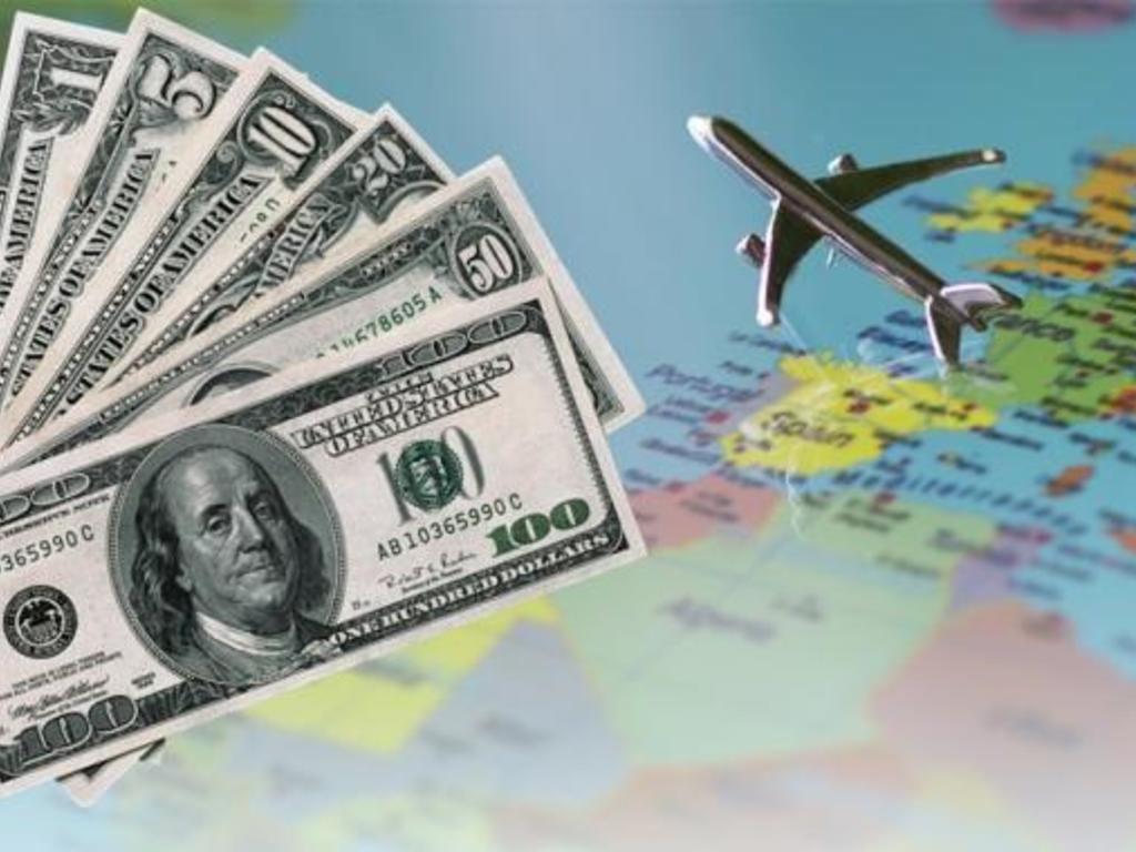 Dólar turista: Massa evalúa cambios para compensar la falta de divisas