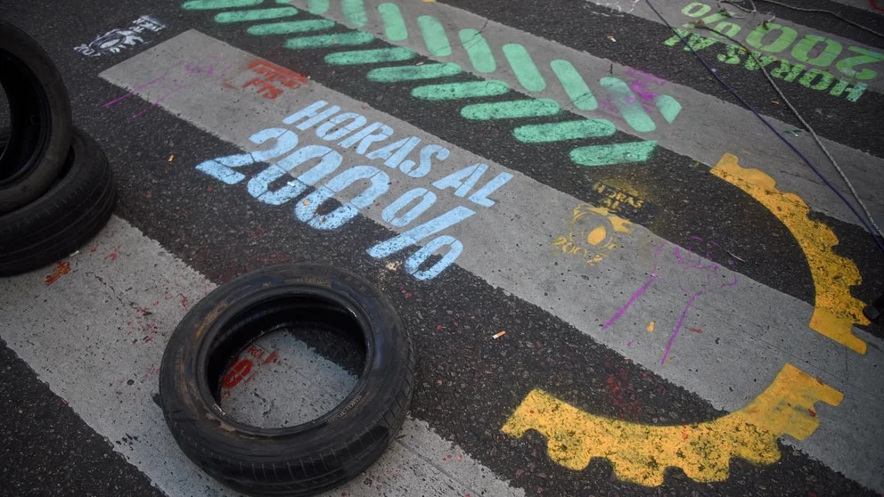 Se pincharon, la fábrica de neumáticos Pirelli frenó su producción en el país