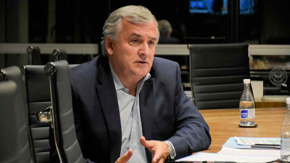 Morales, sobre Macri candidato: “Si encuentra agua en la pileta, se tira”