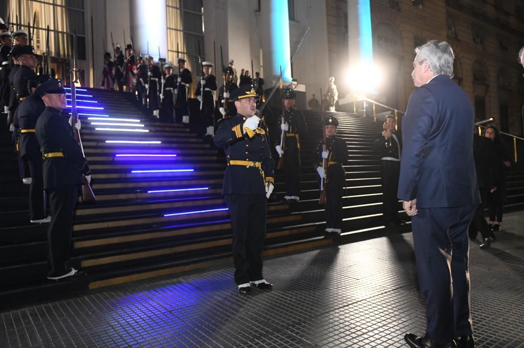 Alberto, por la jerarquización y el reordenamiento salarial de las Fuerzas Armadas