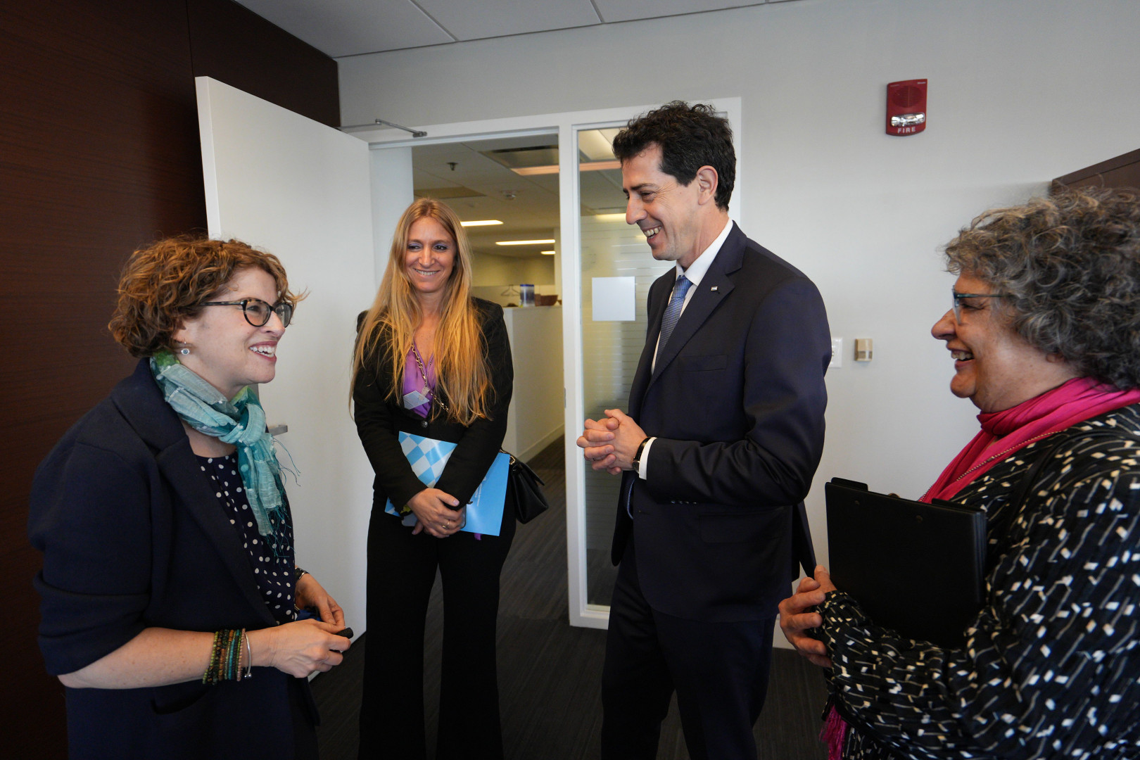 De Pedro se reunió con la secretaria adjunta de Asuntos Consulares de EE.UU