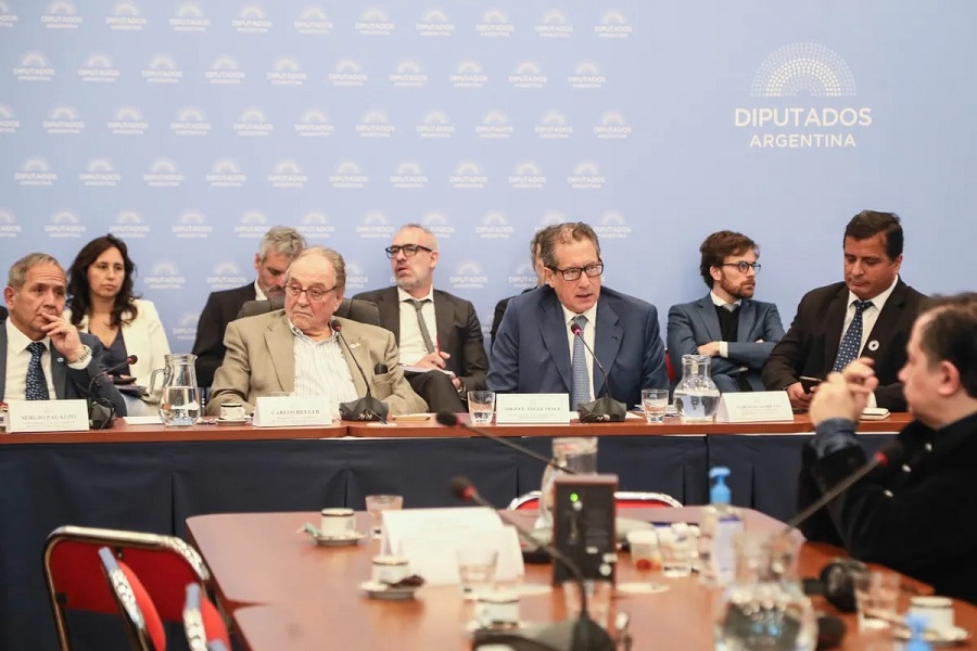 Pesce descartó saltos del dólar en el 2023