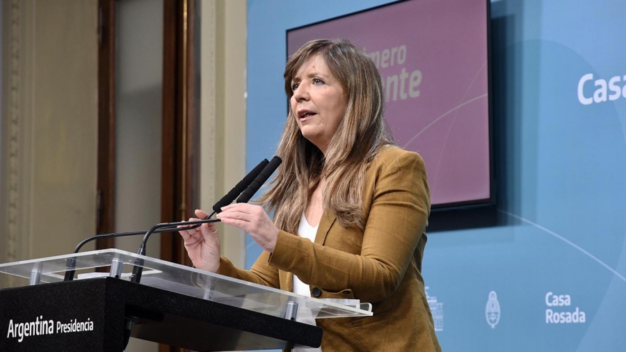 Cerruti: "Está en agenda otorgar un refuerzo contra la inflación"