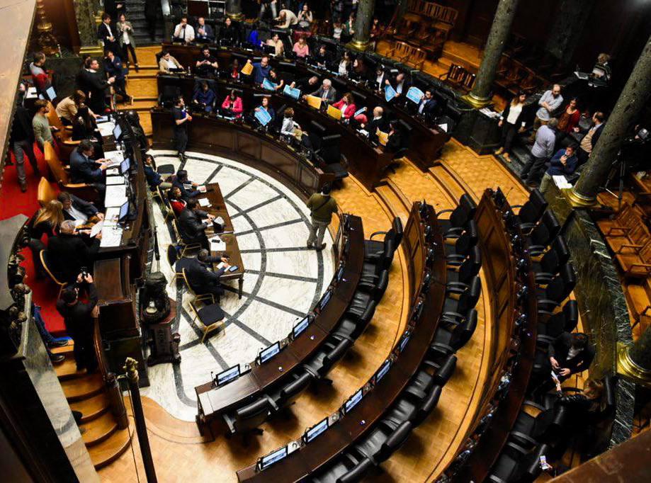 Se cayó la sesión para eliminar el impuesto a las tarjetas de crédito