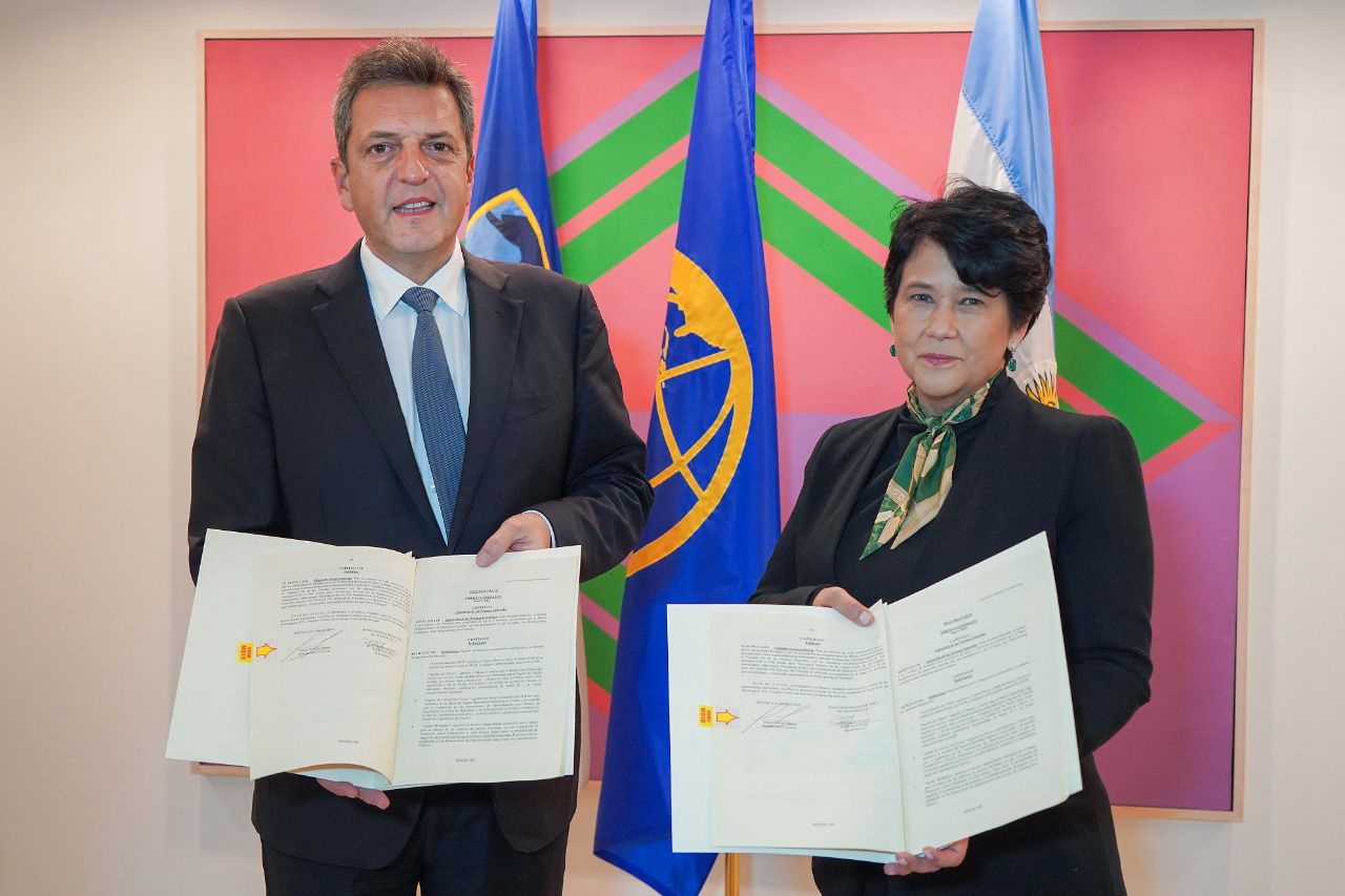 Massa firmó crédito por US$ 700 millones con el BID y disertó en Atlantic Council