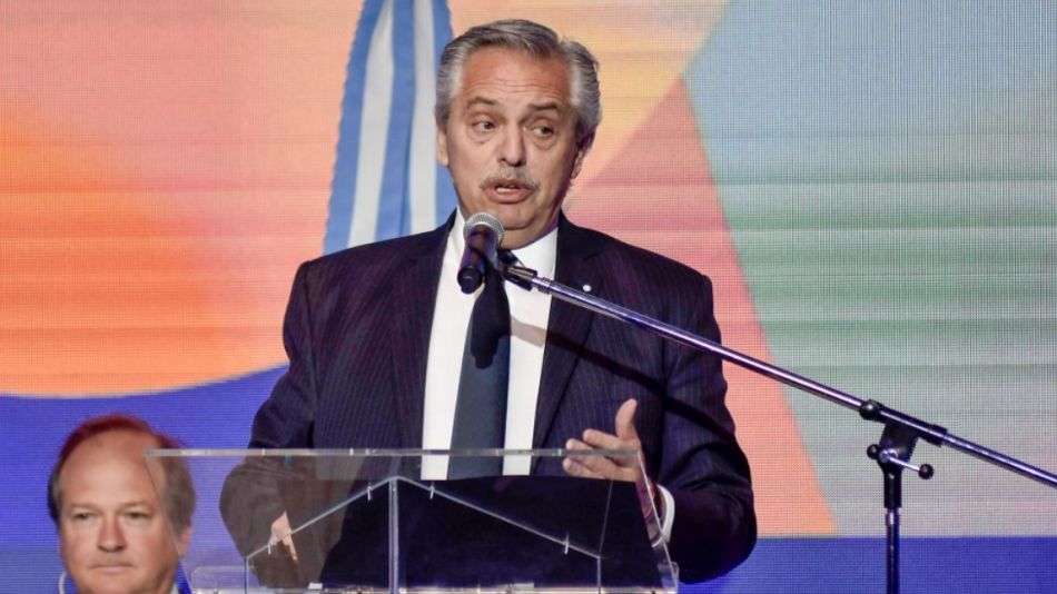 Espionaje: Alberto dijo que "un fiscal serio" debería investigar las denuncias contra Macri