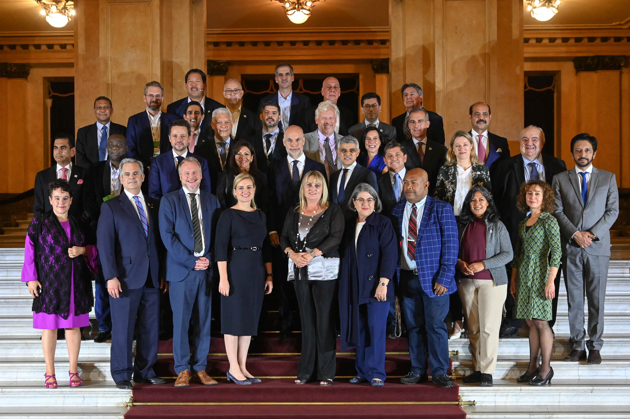 Larreta recibió a los alcaldes de la Cumbre Mundial de C40 en el Teatro Colón
