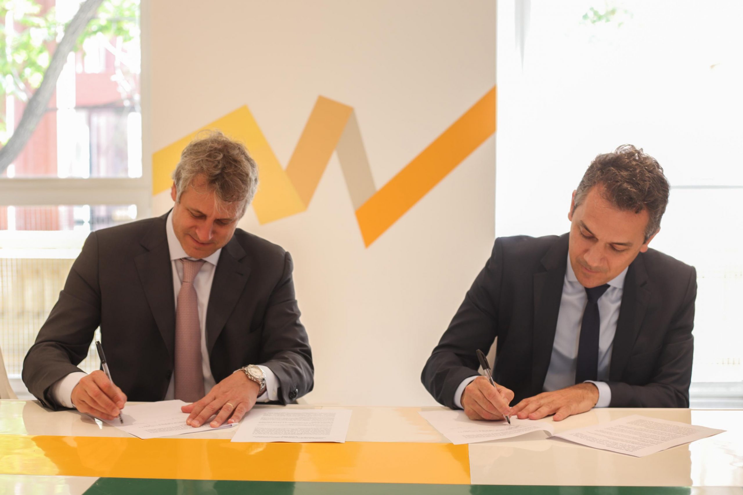 GCBA firmó convenio con CADER para incorporar energías renovables en sus edificios