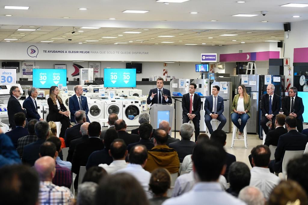 "Cuidar el consumo, el poder de compra y el mercado interno son nuestros objetivos"