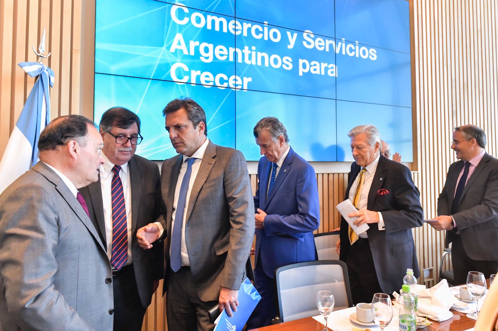Economía refinanció los vencimientos de deuda y captó $148.009 millones