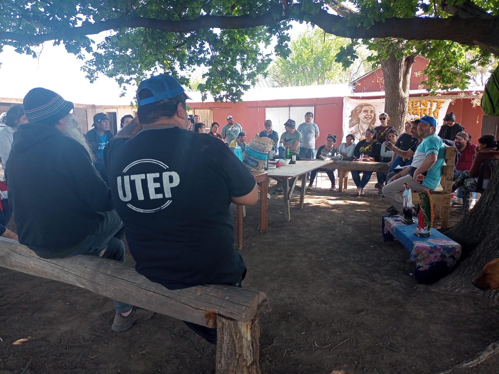 Castro propone volver al campo para producir la comida de los comedores