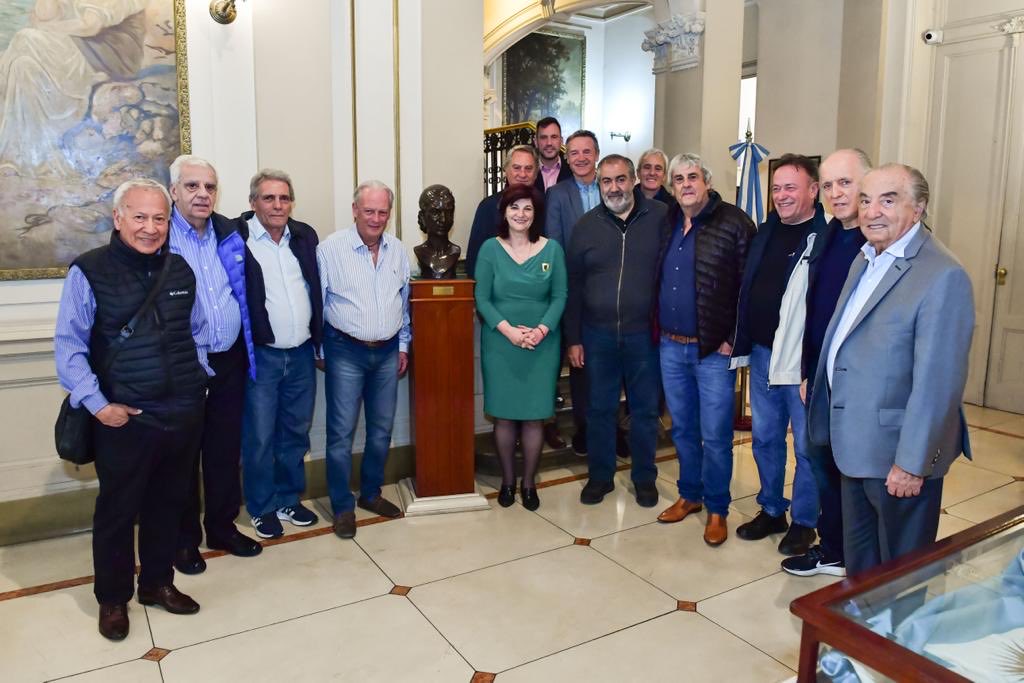 Guiño del gobierno a la CGT: primero los recibió Massa y luego Kelly Olmos