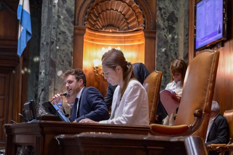 La Legislatura sancionó una ley para reducir el acarreo de autos en la Ciudad