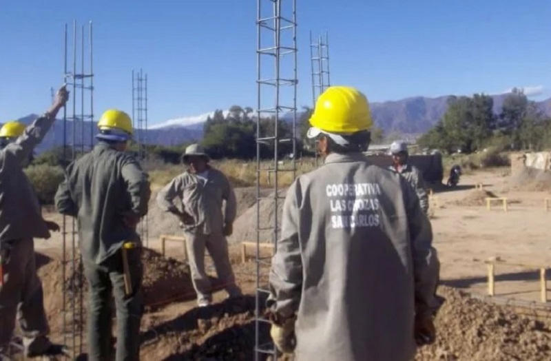 Fuerte rechazo a que cooperativas albertistas participen de la obra pública