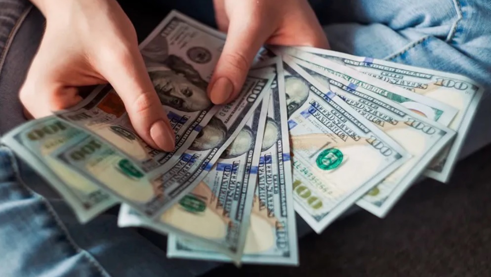 La incertidumbre por el "crawling peg" dispara los dólares paralelos