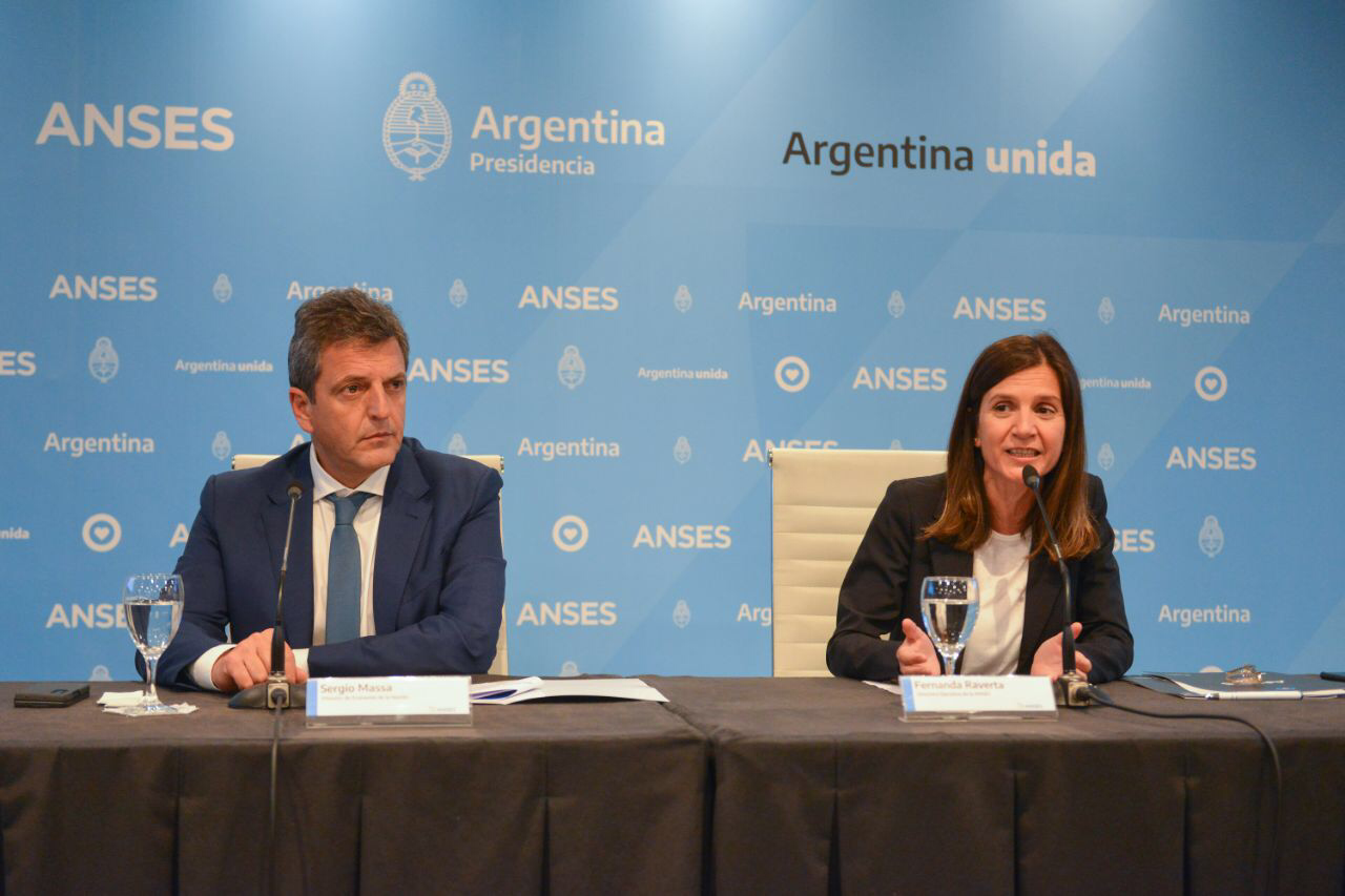 Massa y Raverta anunciaron un aumento del 15,6% para las jubilaciones