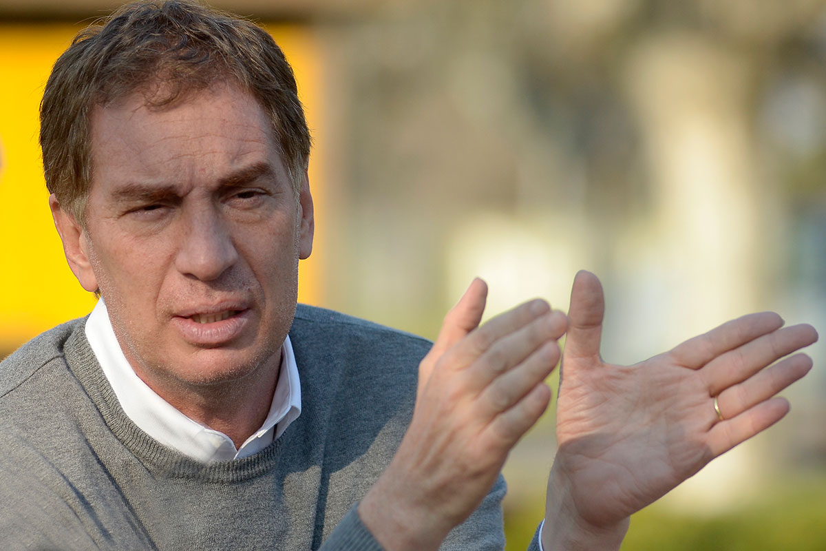 Santilli: "Más que halcones y palomas, parecemos gansos"