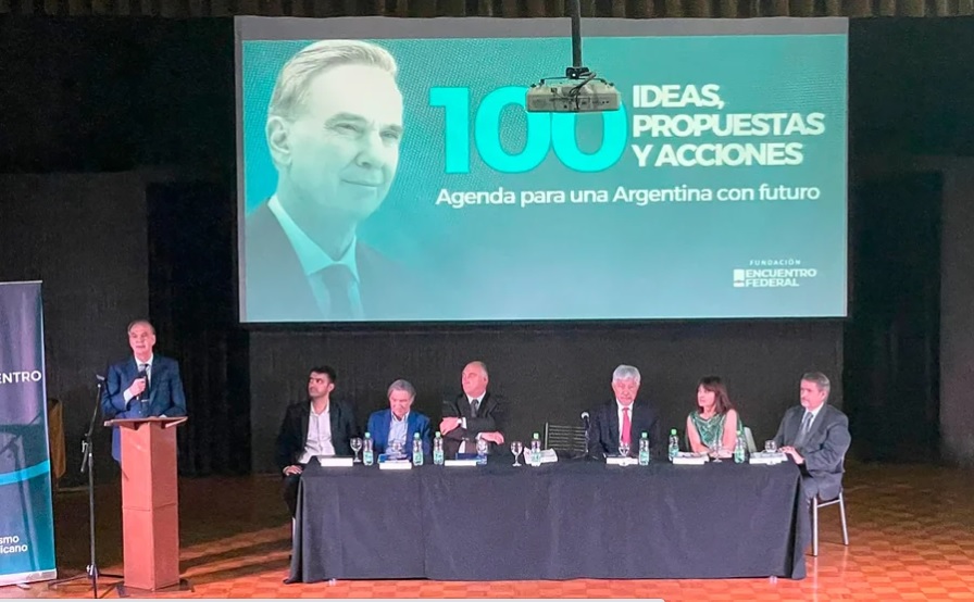Pichetto presentó las propuestas de ERF y presiona la interna de JxC