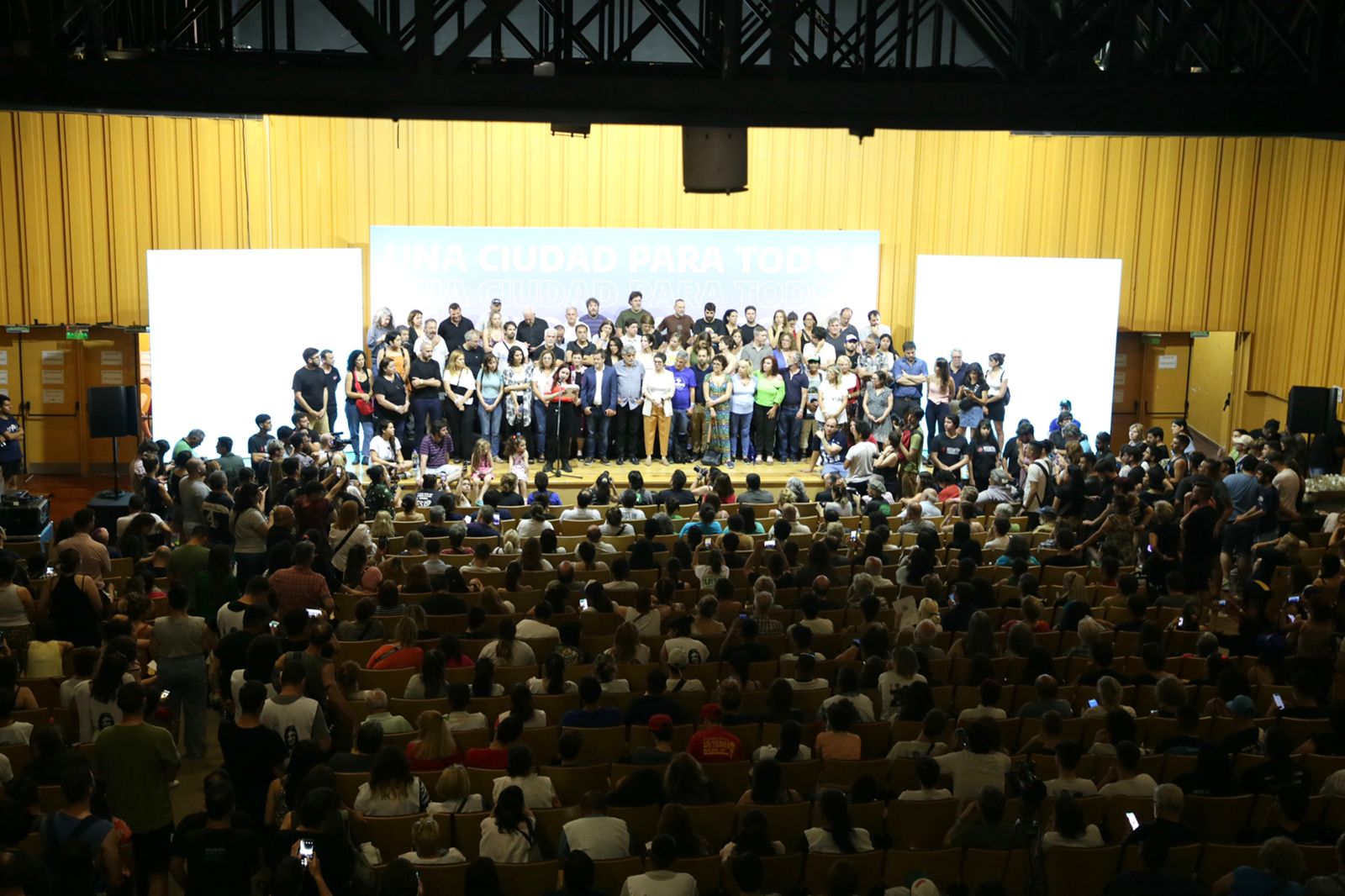 "Hoy en la Ciudad hay un plan de negocios, nosotros tenemos un plan de gobierno"