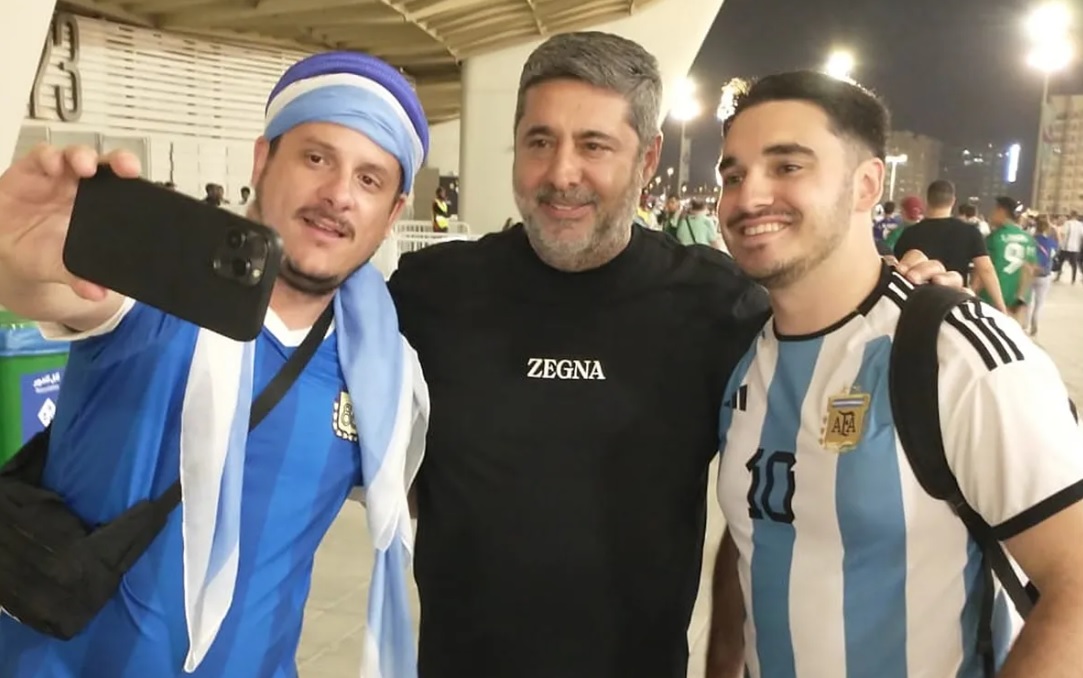 Angelici está en Qatar y se habría encontrado con Macri: de qué hablaron