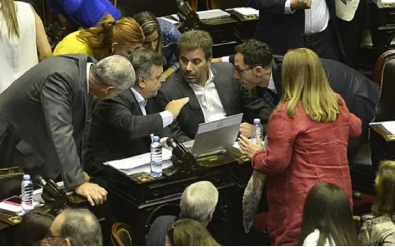 JxC estalló contra Moreau por suspender las designaciones para la Magistratura