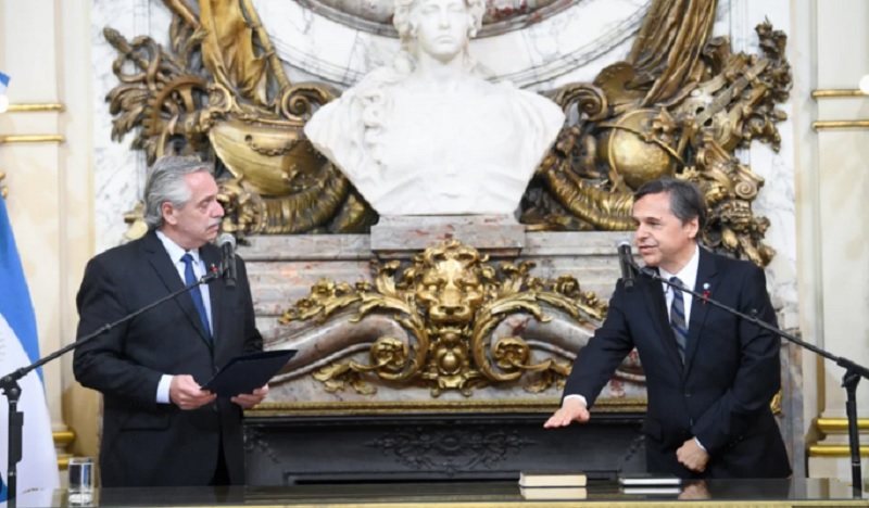 Alberto le tomó juramento a Giuliano al frente de Transporte