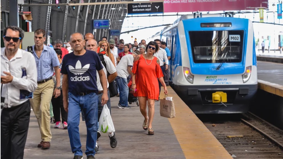 El Gobierno postergó hasta enero el aumento del 40% en el transporte