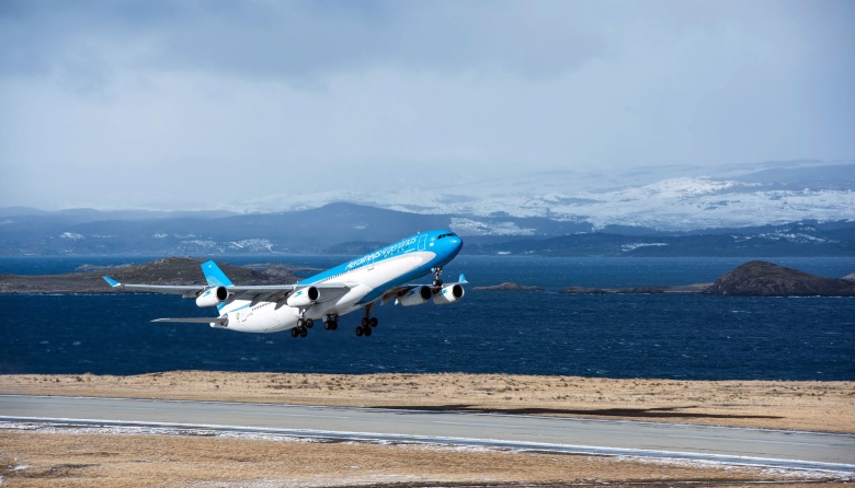Aerolíneas transportó 180 mil pasajeros durante el finde largo