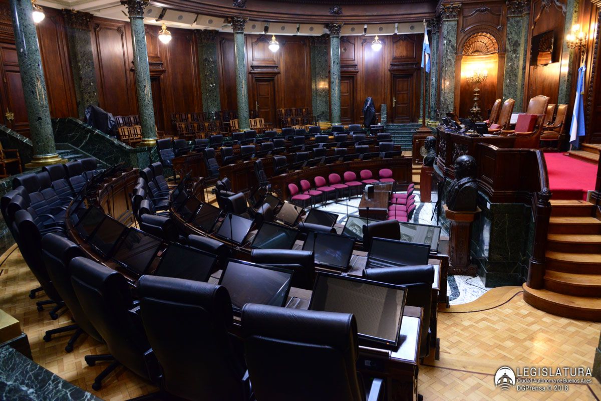 La pelea entre el Pro y el FdT por D'Alessandro y Mahiques hizo caer la última sesión