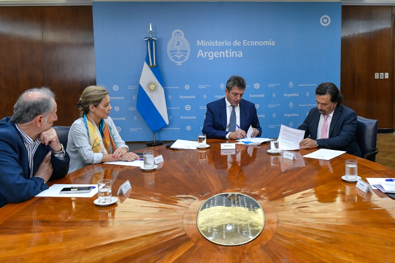 Massa y Sáenz firmaron convenios para financiar economías regionales en Salta