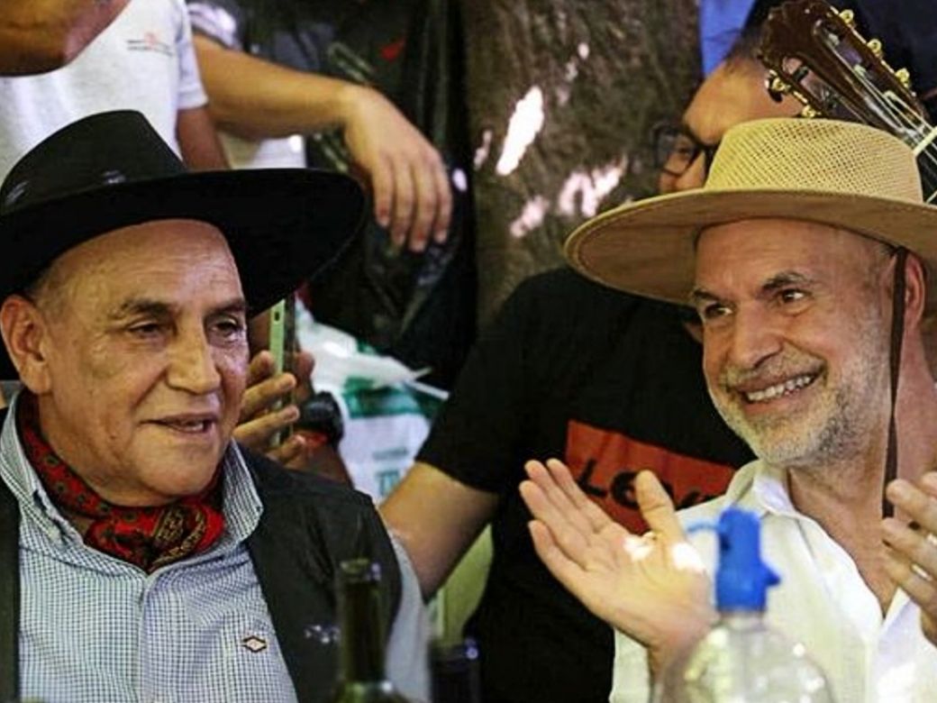 De campaña por Córdoba, Larreta cantó con "el Chaqueño" Palavecino