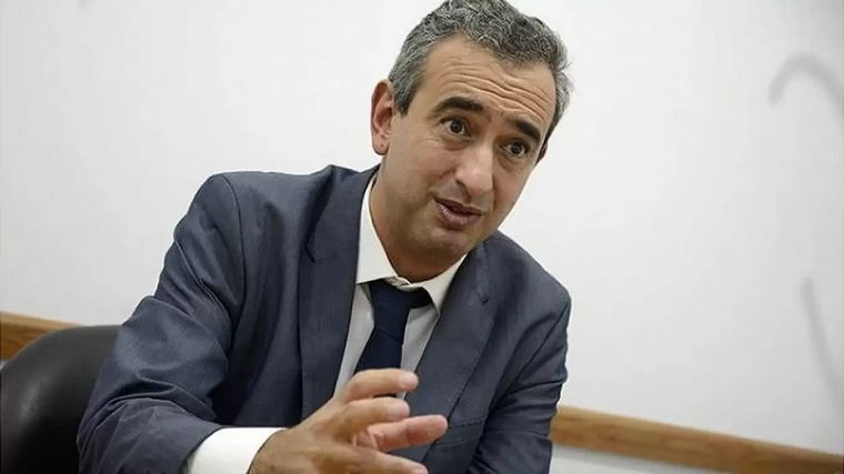 Javkin cruzó a Nación por la conectividad en las cárceles de Rosario
