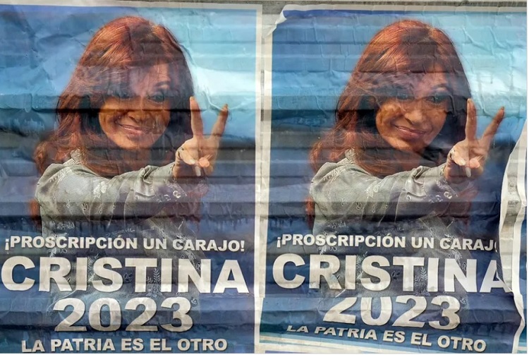 Aparecieron afiches pidiendo por CFK: "Proscripción un carajo, Cristina 2023"