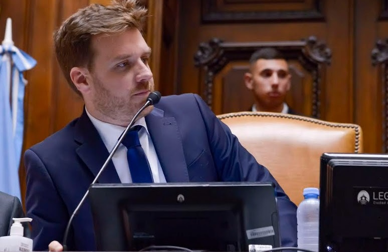 Se derogó el impuesto a las tarjetas: el retroactivo desató la pelea entre el JxC y el FdT