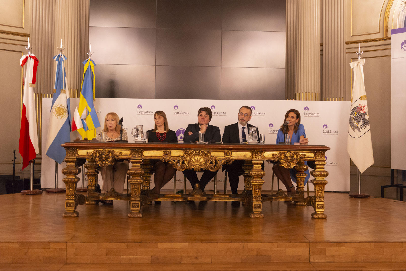 La Legislatura inauguró muestra sobre el conflicto ucraniano