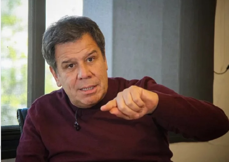 Cómo es la denuncia de Manes contra Santiago Caputo