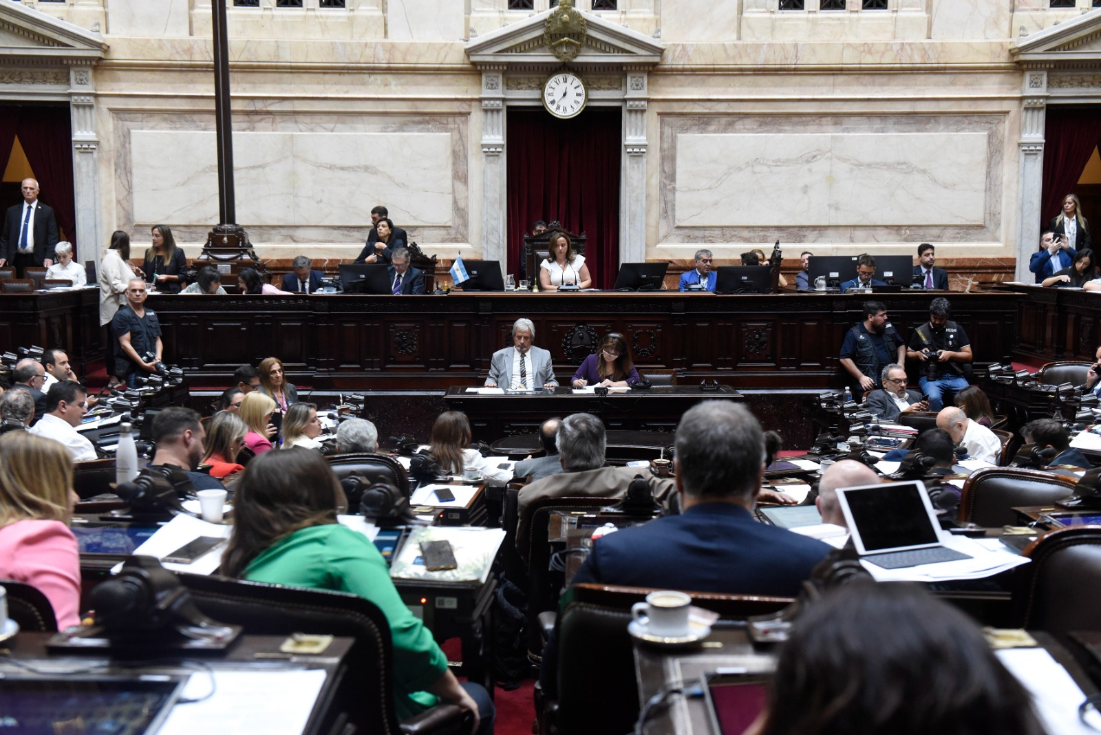 Entre cruces, chicanas, consensos y halagos, Diputados inició el año legislativo
