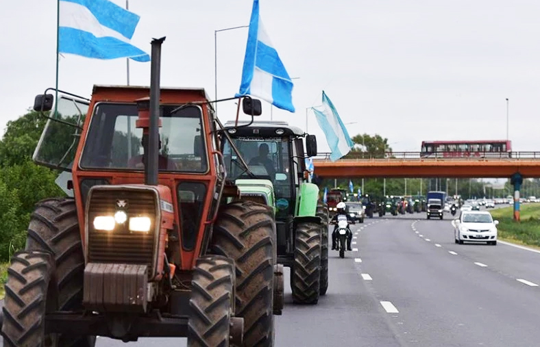 El campo se moviliza a CABA por un "salvataje extraordinario y urgente"