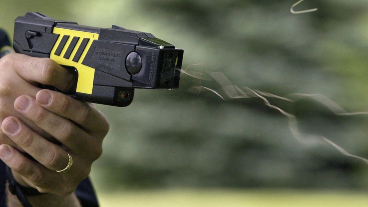 El GCBA confirmó que en dos meses comenzarán a utilizar las pistolas Taser