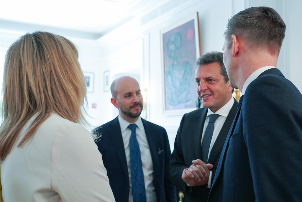 González, sobre Massa y la Argentina "Están avanzando con pasos concretos"