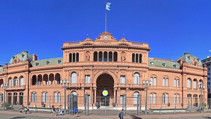 “Más del 80% cree que se ingresa a trabajar al Estado por parentesco o política”